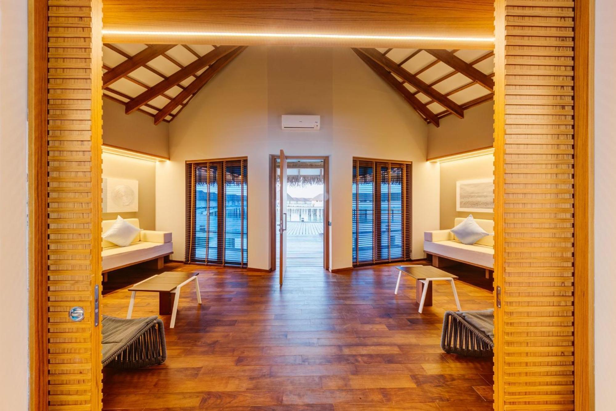 Cinnamon Velifushi Maldives Aarah Island Exterior foto The interior of the hotel